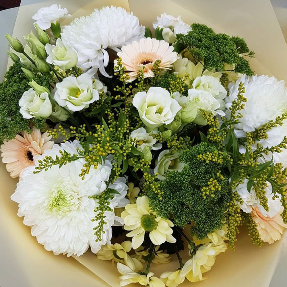 Classic White and Peach Bouquet